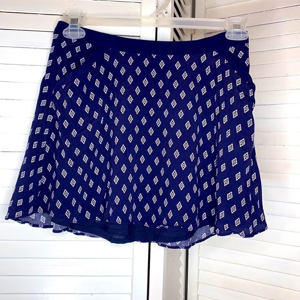 Blue and white design Skirt